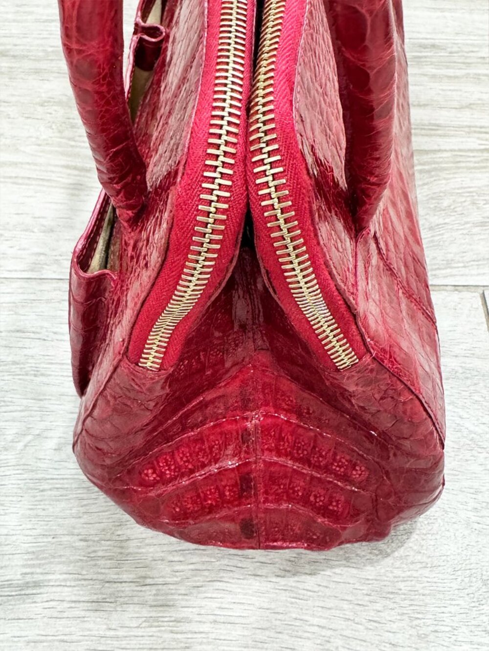 Like New Nancy Gonzalez Linda Medium Red Croc Satchel Top Handle Bag - Picture 9 of 15